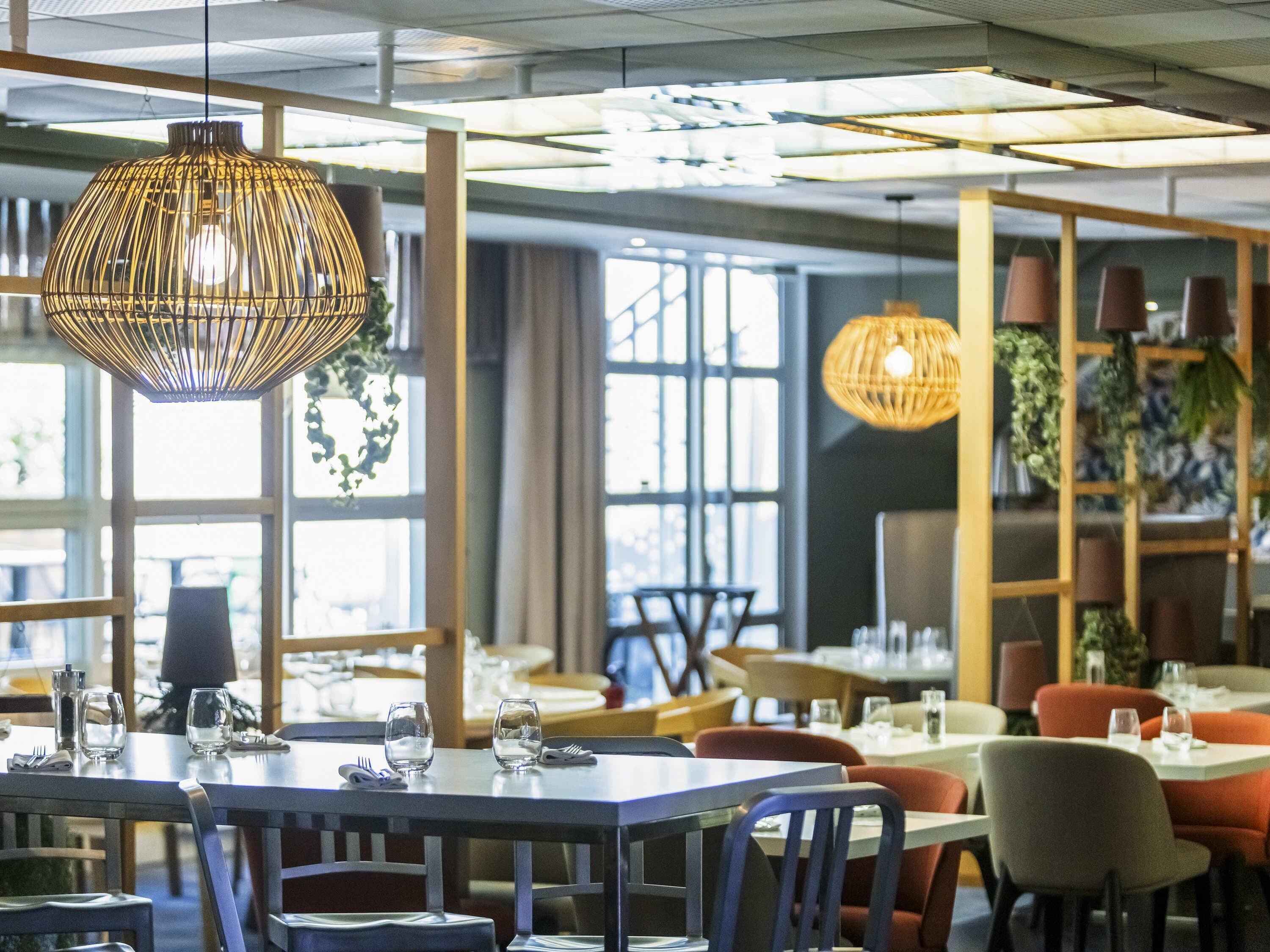 Breakfast, lunch, dinner served; local cuisine 