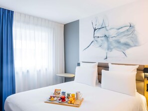 Hochwertige Bettwaren, Minibar, Zimmersafe, Schreibtisch
