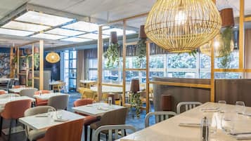 Breakfast, lunch, dinner served; local cuisine