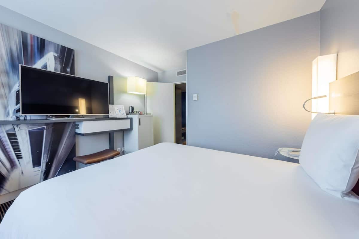 Chambre Classique, 1 lit double | Literie de qualité supérieure, minibar, coffres-forts dans les chambres