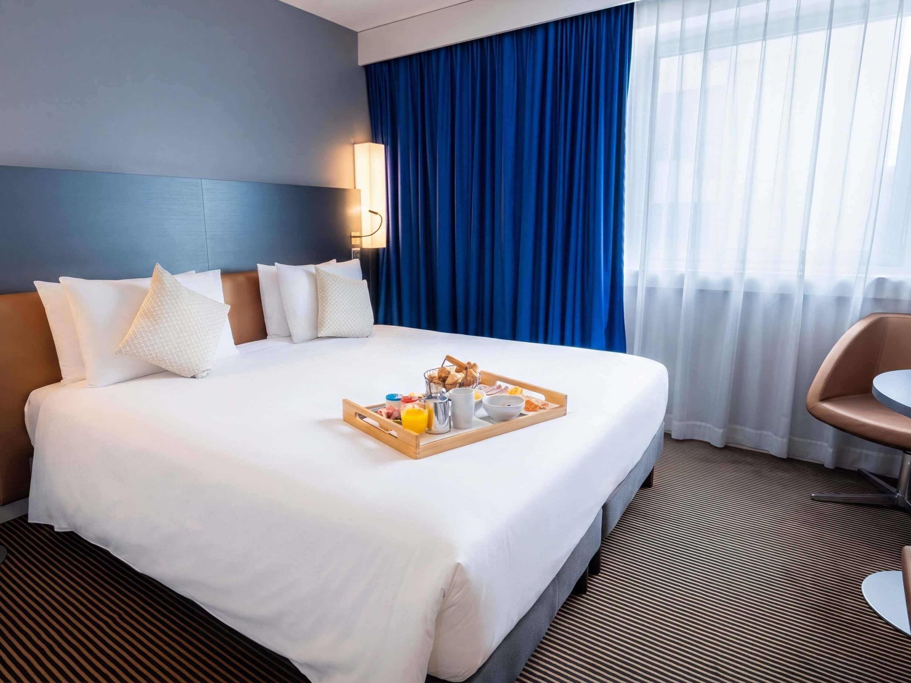 Classic Room, 1 Double Bed | Premium bedding, minibar, in-room safe, desk