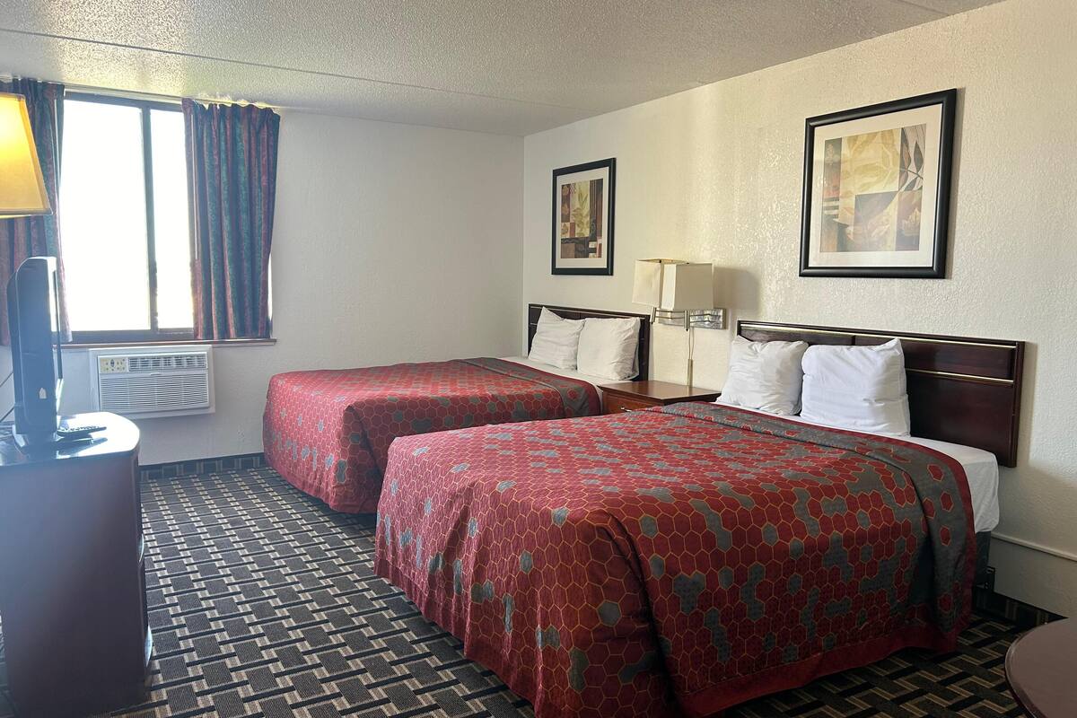 Deluxe Room, 2 Double Beds, Smoking