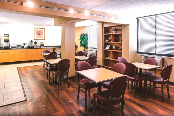 Free daily continental breakfast