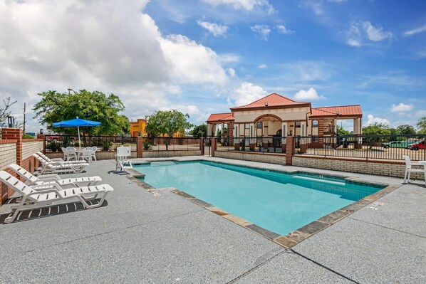 Seasonal outdoor pool