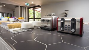 Breakfast area - Econo Lodge Toowoomba Motel & Events Centre (Toowoomba)