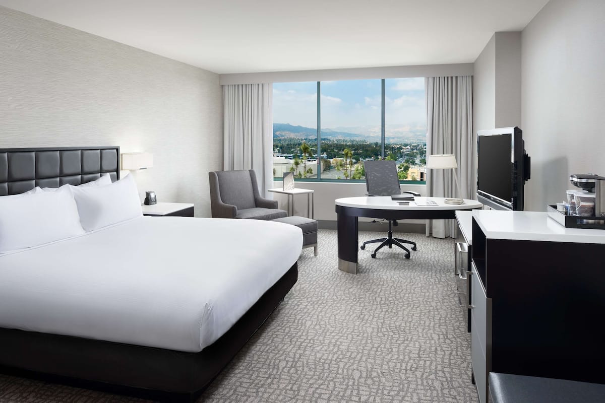 1 bedroom, premium bedding, pillowtop beds, in-room safe