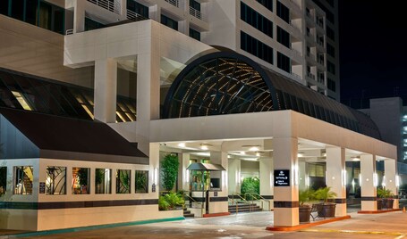 Hilton Woodland Hills / Los Angeles - view 3