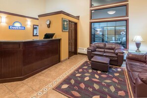 Lobby - Days Inn by Wyndham Minot (Minot)