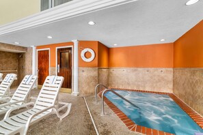 Indoor pool, open 7 AM to 11:00 PM, sun loungers - Days Inn by Wyndham Minot (Minot)
