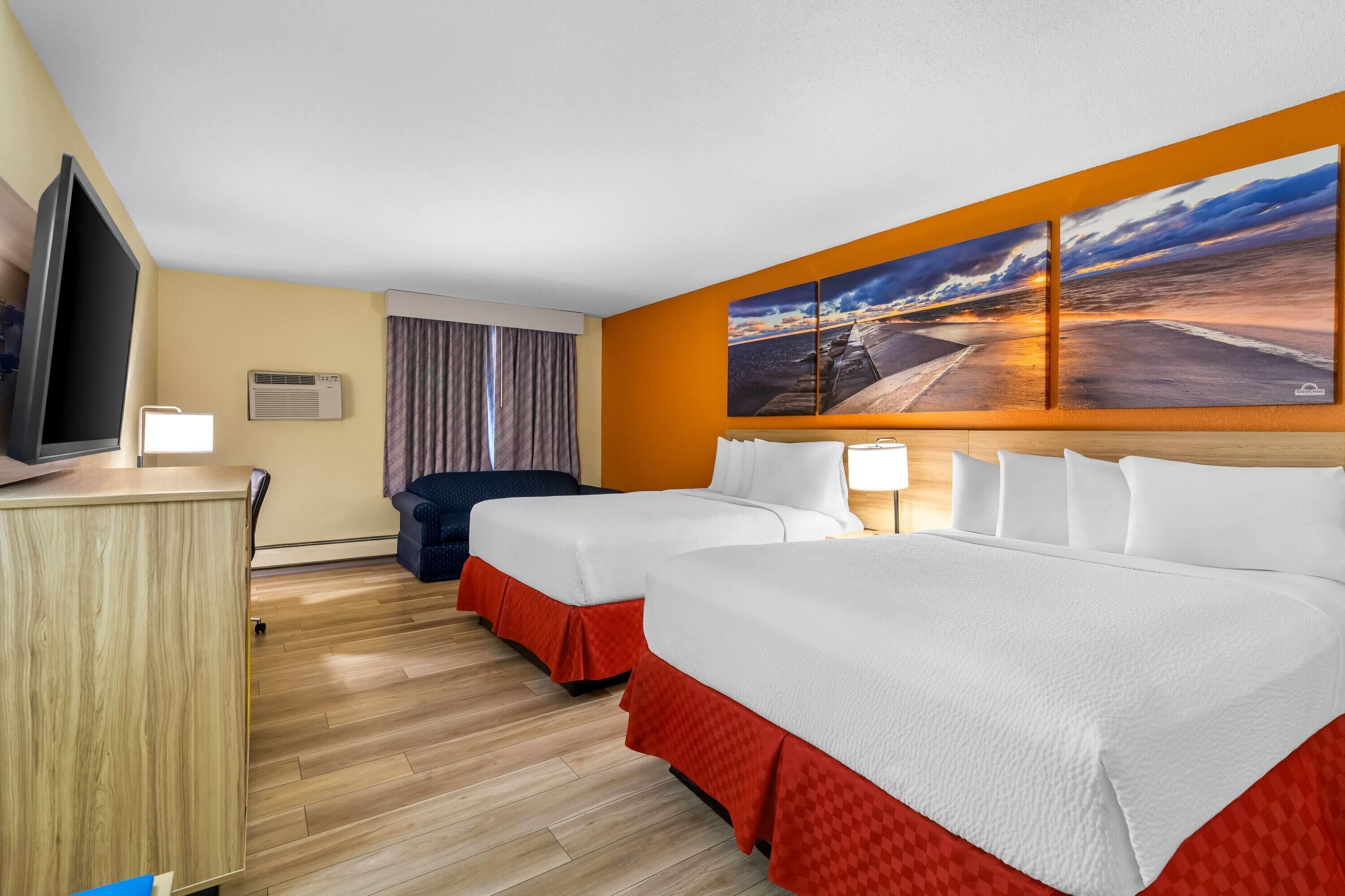 2 Queen Beds, Mobility Accessible Room, Roll-In Shower, Non-Smoking