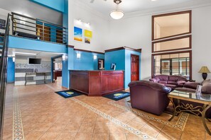 Lobby - Days Inn by Wyndham Minot (Minot)