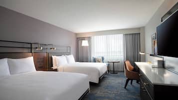 Caja fuerte, escritorio, cortinas opacas y sistema de insonorización