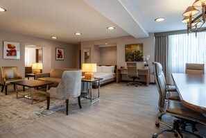 Literie de qualité supérieure, coffres-forts dans les chambres, bureau