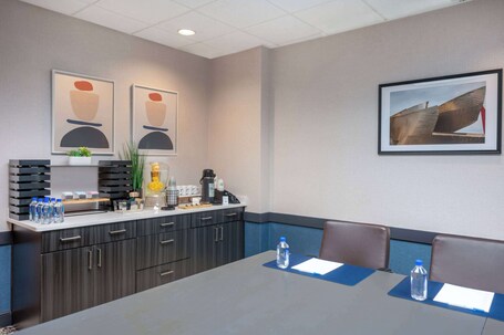 Wyndham Indianapolis Airport - Image 51