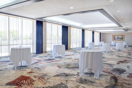 Wyndham Indianapolis Airport - Image 9