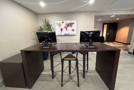 Wyndham Indianapolis Airport - Image 13