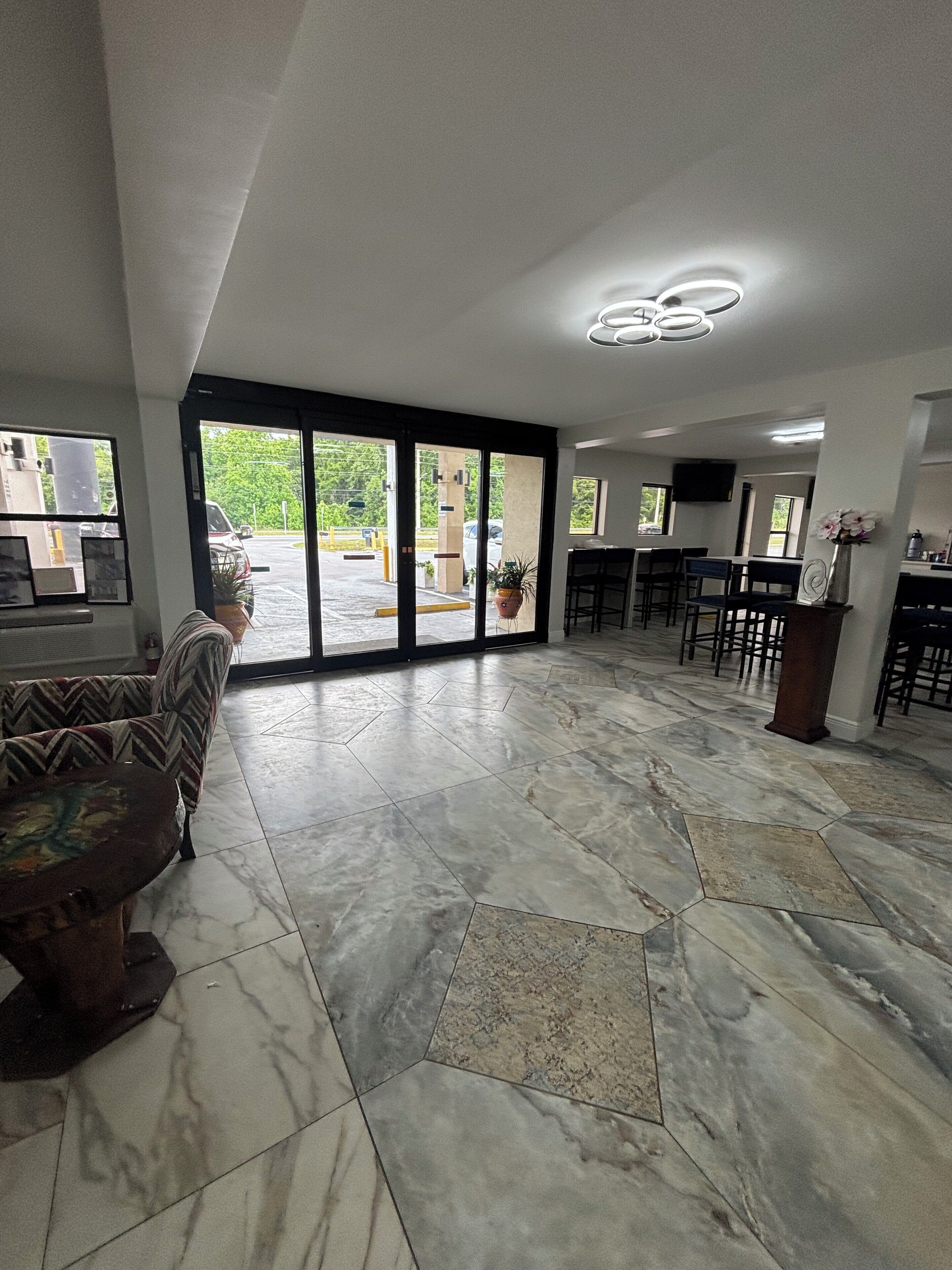 Vista frontal de la propiedad