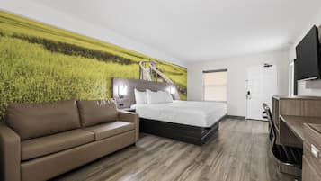Habitación, 1 cama de matrimonio grande con sofá cama, no fumadores | Escritorio, espacio para trabajar con un portátil, cortinas opacas