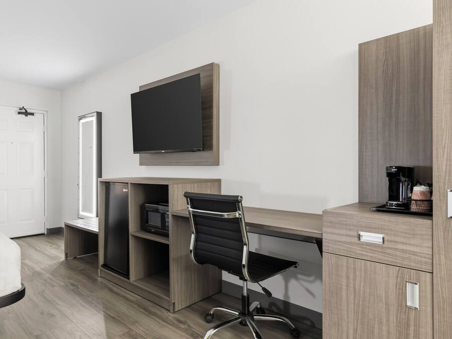 Room, 1 King Bed with Sofa bed, Non Smoking | Desk, laptop workspace, blackout drapes, iron/ironing board