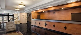 Lorain Studio Suites