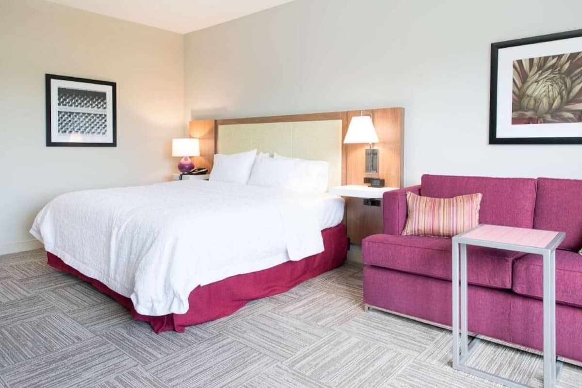 Premium bedding, in-room safe, soundproofing, free cribs/infant beds