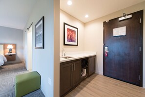 Studio, 1 King-Bett, Nichtraucher, Kühlschrank und Mikrowelle (w/ wetbar) | Hochwertige Bettwaren, Zimmersafe, schallisolierte Zimmer