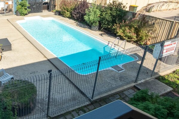 Piscine extérieure (ouverte en saison)