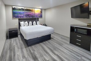 Suite, 1 kingsize bed, niet-roken (One-Bedroom) | Pillowtop-bedden, een bureau, verduisterende gordijnen