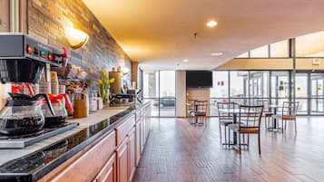 Free daily continental breakfast