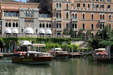 Front of property. Hotel Excelsior Venice