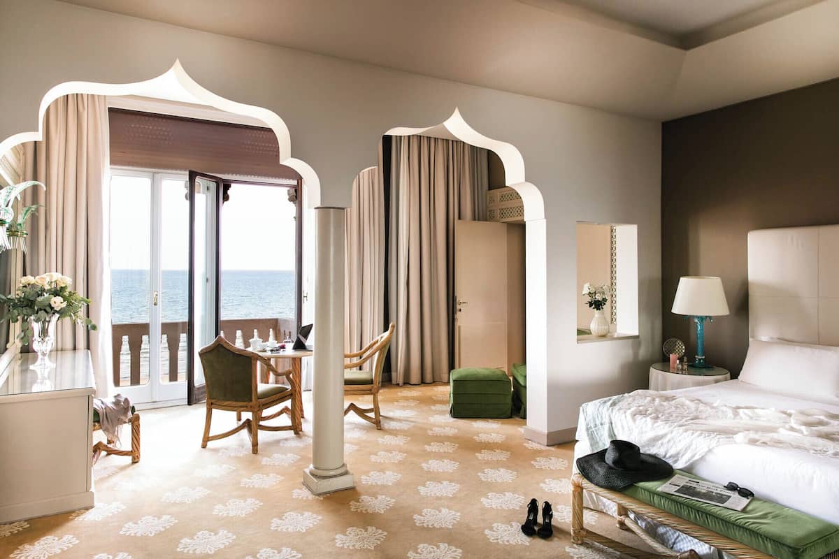 Suíte presidencial | Roupas de cama premium, edredons de pluma, frigobar, cofres nos quartos