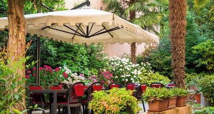 Amadeus Hotel