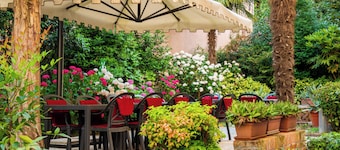 Amadeus Hotel