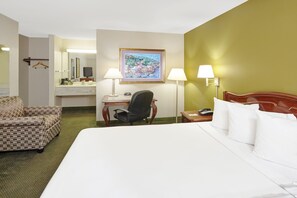 Standard Room, 1 King Bed, Smoking | Pillowtop beds, desk, blackout drapes, iron/ironing board - Chicago Lake Shore Hotel (Chicago)