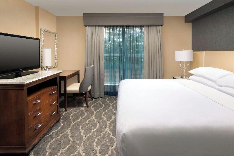 Premium bedding, in-room safe, individually furnished, desk