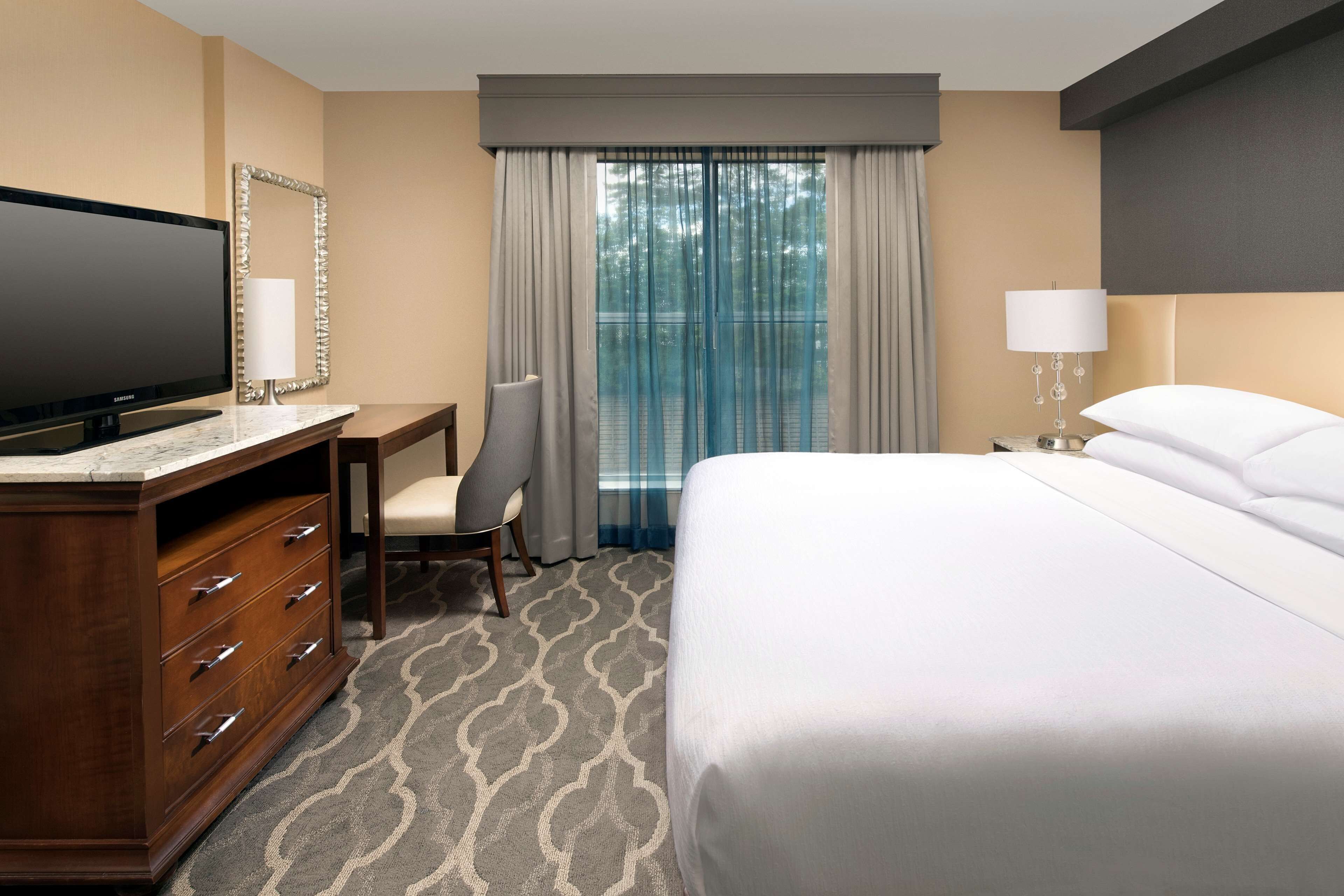 Premium bedding, in-room safe, individually furnished, desk