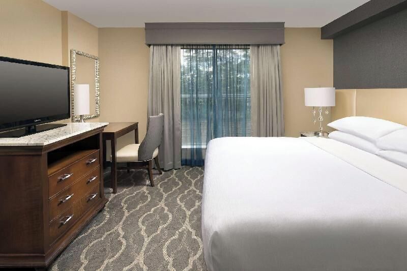Premium bedding, in-room safe, individually furnished, desk