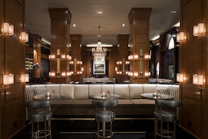 2 bars/lounges, poolside bar