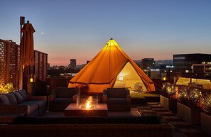 Suite (Veranda) | Premium bedding, down comforters, pillowtop beds, minibar