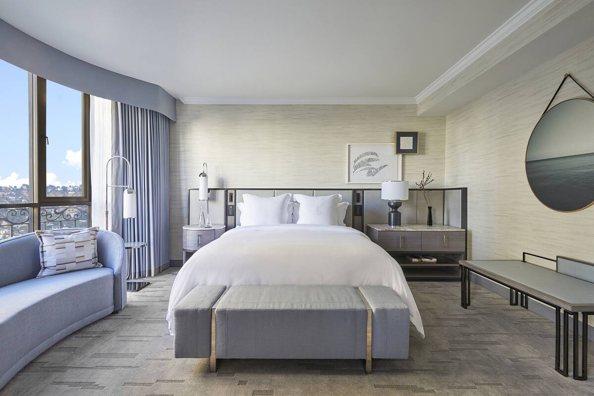 ห้องสวีท, 1 ห้อ  งนอน | เครื่องนอนระดับพรีเมียม, ผ้านวมขนเป็ด, เตียงพร้อมฟูกเสริมที่นอน