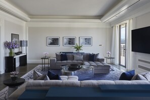 Presidential Suite (Beverly) | Living area