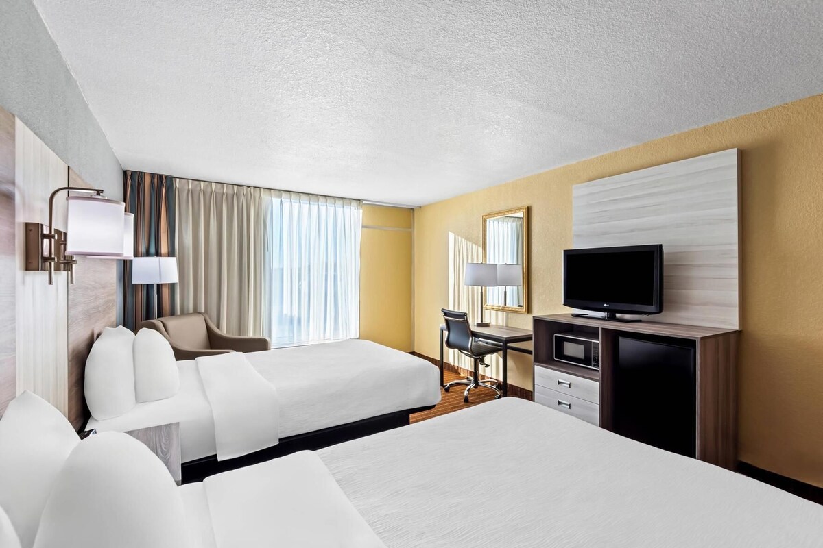 Iron/ironing board, free WiFi, alarm clocks, bed sheets