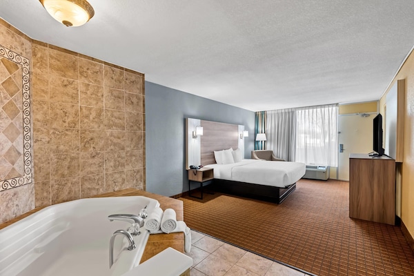 Iron/ironing board, free WiFi, bed sheets, alarm clocks