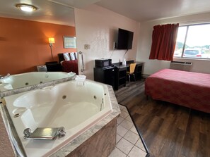 Desk, free WiFi, bed sheets - Reliance Inn (Wausau)
