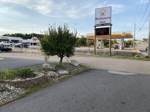 المنشأة من الخارج