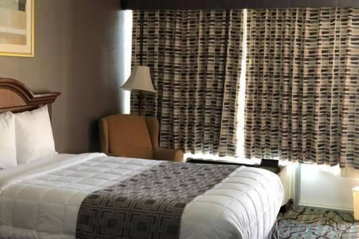 Blackout drapes, iron/ironing board, free cribs/infant beds, free WiFi