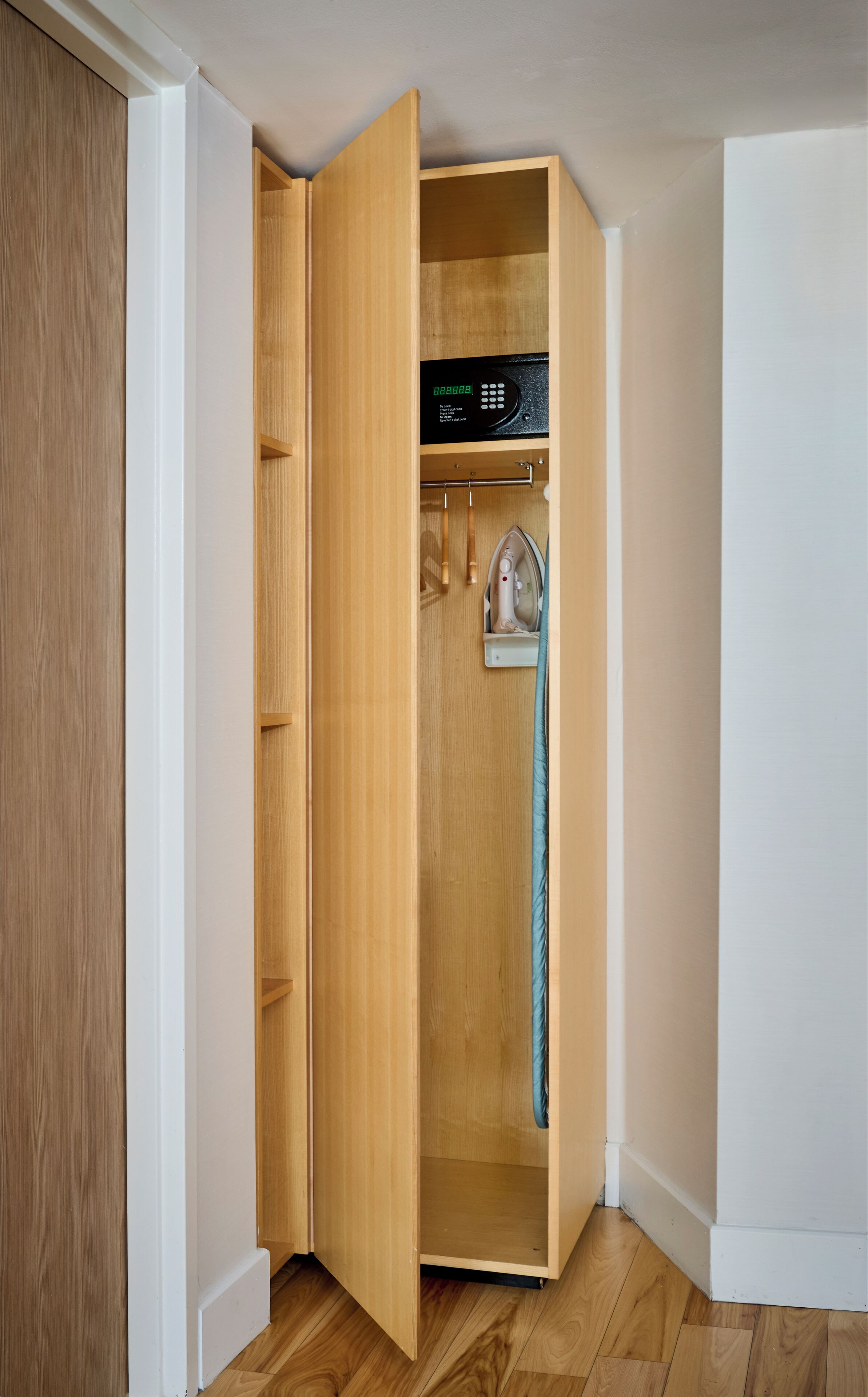 45-inch tv with cable channels, pay films