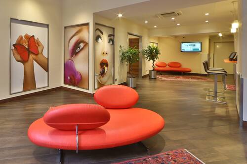 Coin salon dans le hall
