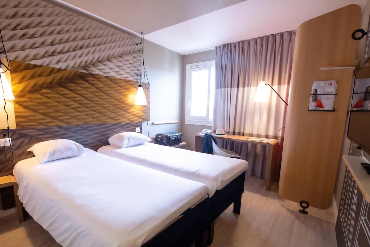 Standard Room, 2 Twin Beds | Desk, blackout drapes, soundproofing, iron/ironing board