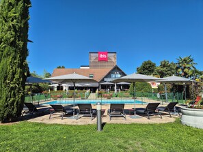 Front of property - ibis Beaune La Ferme Aux Vins (Beaune)
